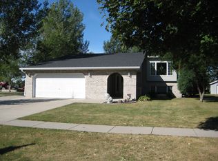 3925 17th St S, Fargo, ND 58104