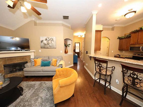 5th image of 2557 Plum Creek Dr