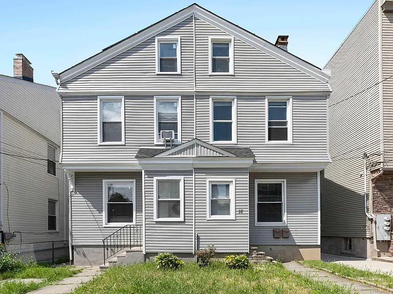 18 Howard Pl #1 — Photo 1