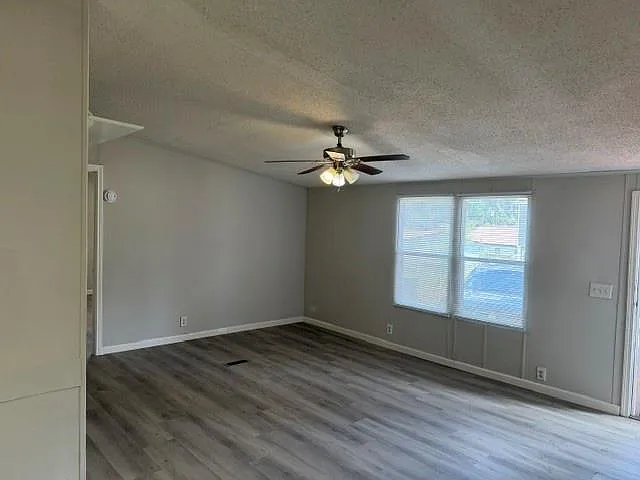 3 bed, 2.0 bath, 1232 sqft, $1,450 — Photo 3