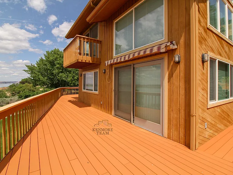 2141 N Columbia River Rd — Photo 42