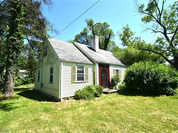 560 Eastland Rd, Berea, OH 44017