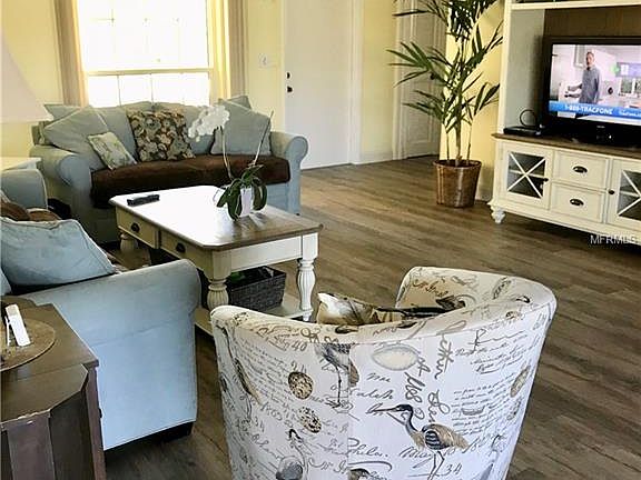 5th image of 7083 W Country Club Dr