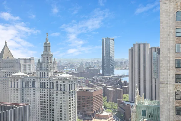 Rented by Douglas Elliman | media 22