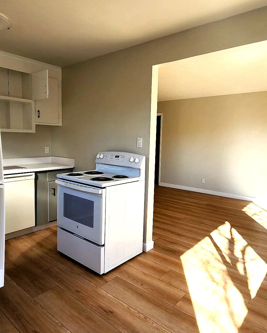 2 bed, 850 sqft, $3,050 — Photo 3