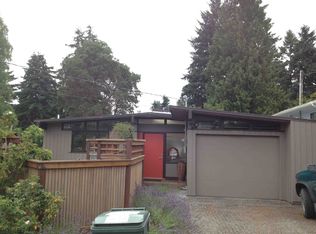 10418 12th Ave NE, Seattle, WA 98125