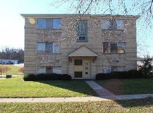 636 Edwards Ave, Dundee, IL 60118