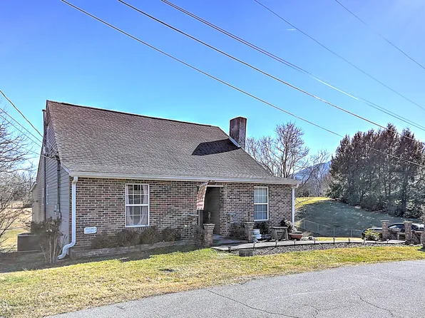 610 Hiwassee Hill Dr, Johnson City, TN 37601