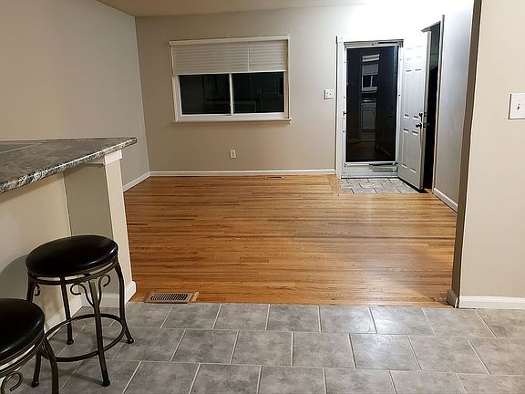 5th image of 31526 Bridge St