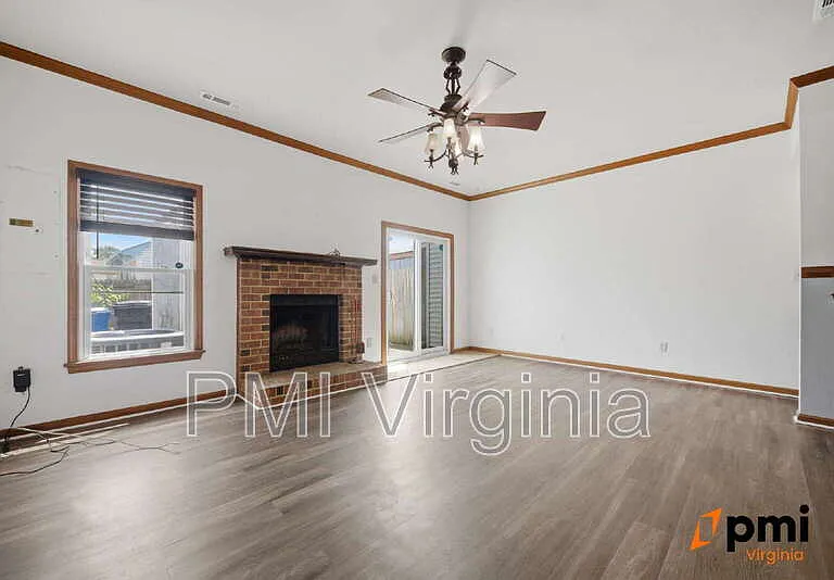 202 Stonehall Ct — Photo 6