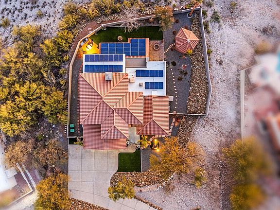 3rd image of 3907 N Vista De La Cima