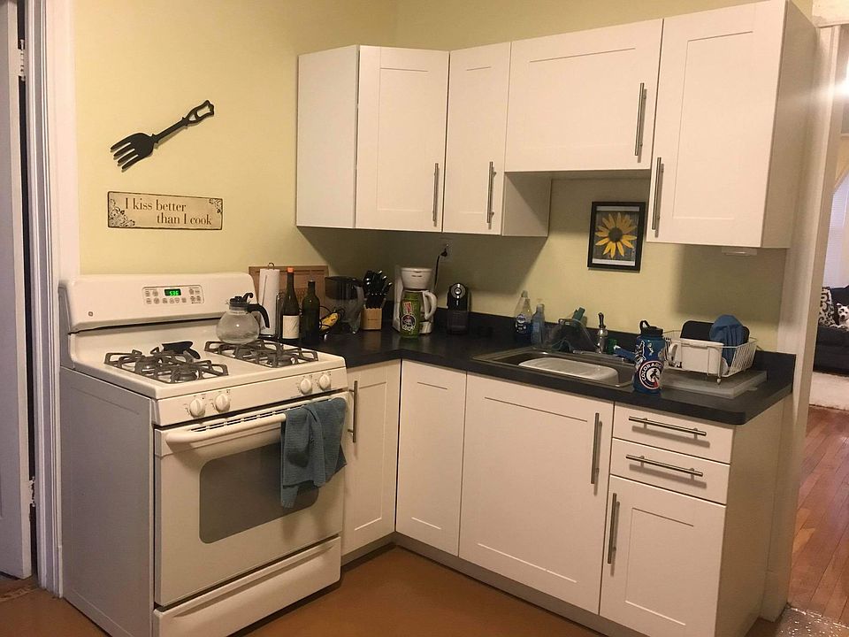 2nd image of 2308 W Iowa St #2