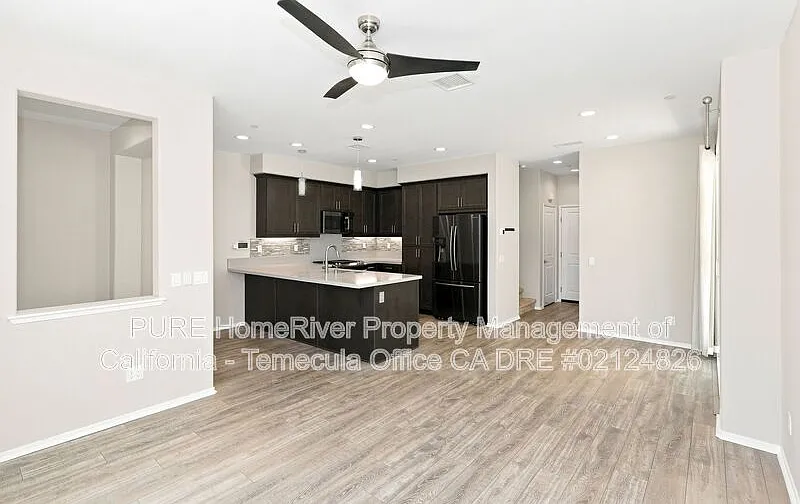 3 bed, 2.5 bath, 1523 sqft, $3,195 — Photo 4