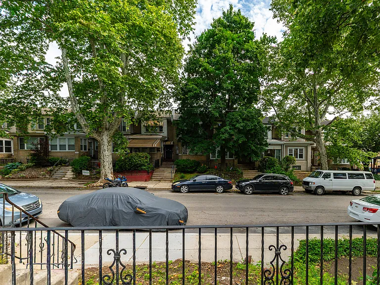 5461 W Berks St #B — Photo 2