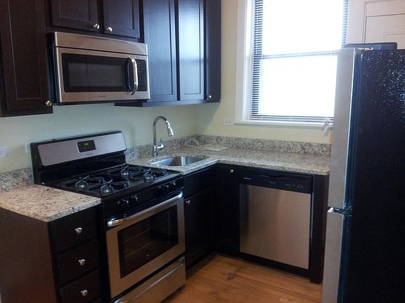 3rd image of 5030 N Western Ave #2