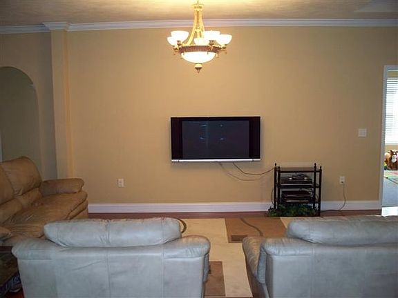 3rd image of 391 Lochmere Dr