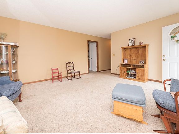 2nd image of 205 Criddle St