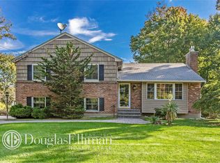 29 Quaker Path, Stony Brook, NY 11790