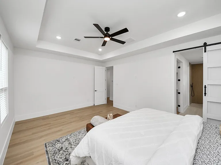 23851 Creekwood Dr — Photo 45