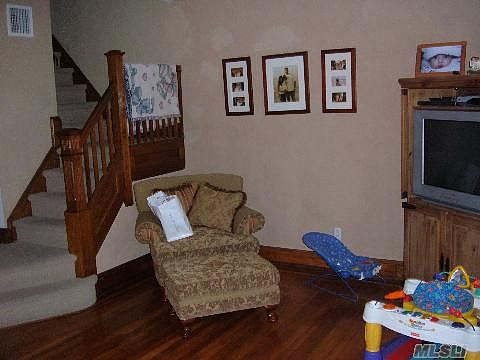 2nd image of 15716 92nd St
