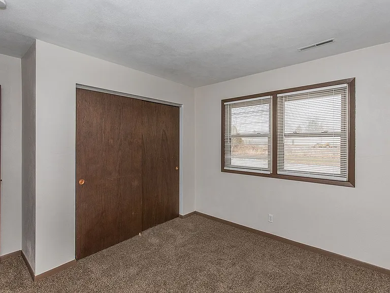2415 Jebens Ave — Photo 15