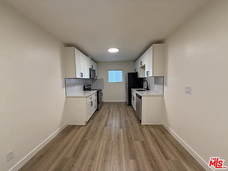 314 S Clark Dr #2 — Photo 16