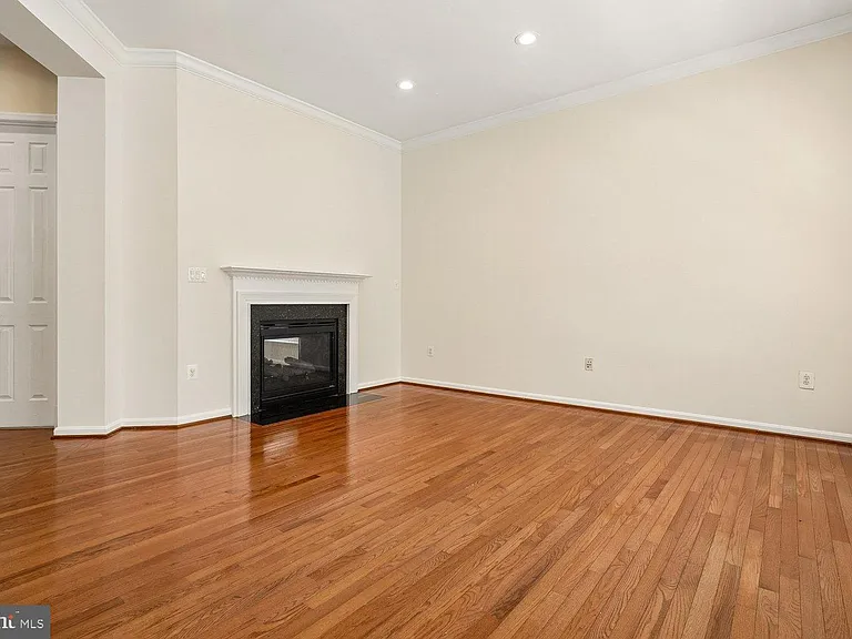 9059 Galvin Ln — Photo 20