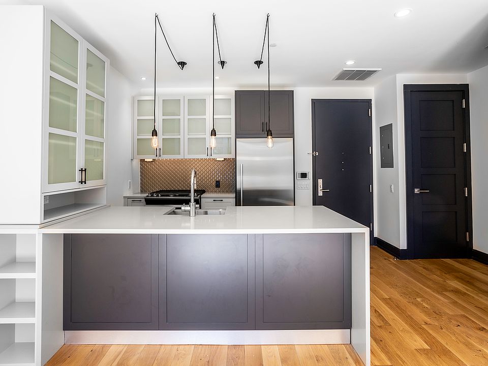 1st image of 10 Montieth St #404E