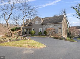 19 Memel Dr, Thornton, PA 19373