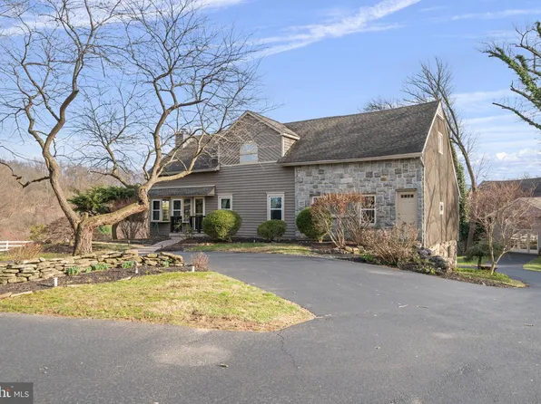 19 Memel Dr, Thornton, PA 19373