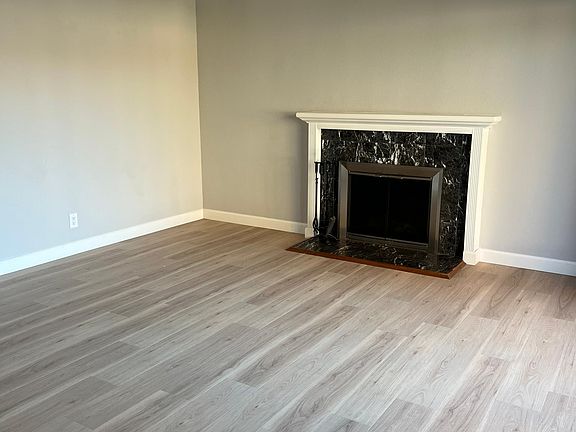 Working fireplace in living room