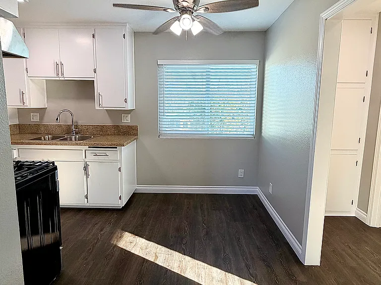 Evart Apartments — Photo 12