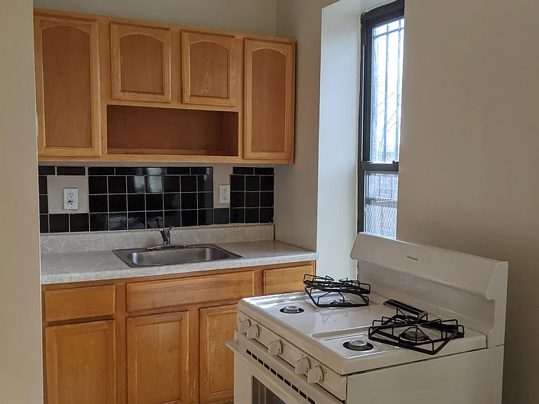 107 E 93rd St #2 — Photo 7