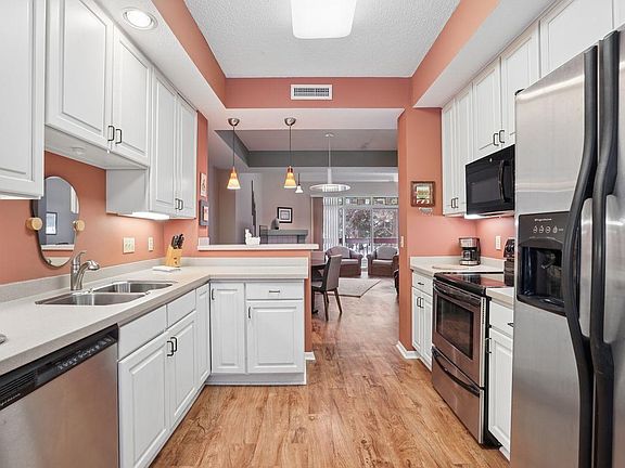 3rd image of 7400 Edinborough Way APT 5101