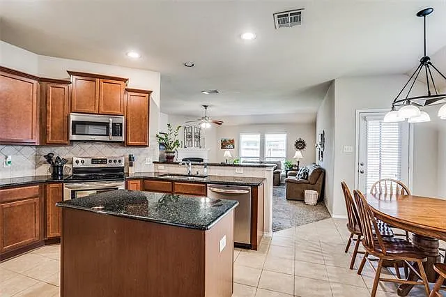 2221 Michelle Creek Dr — Photo 3