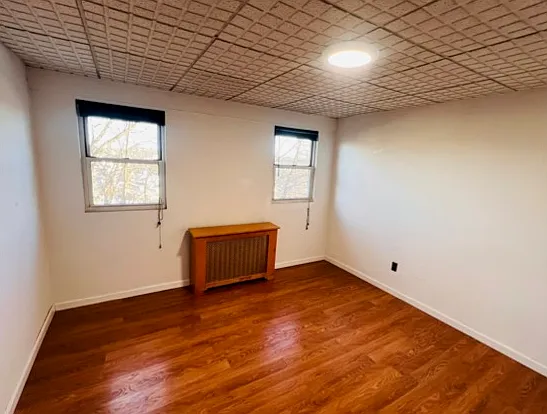 2 bed, 750 sqft, $2,300 — Photo 3