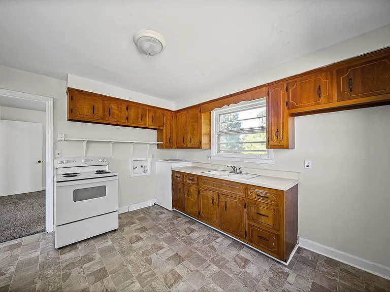 400 Highland Cir — Photo 8