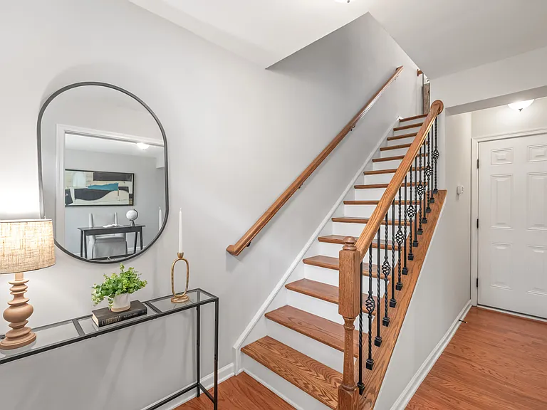 241 N Irwin Ave — Photo 11