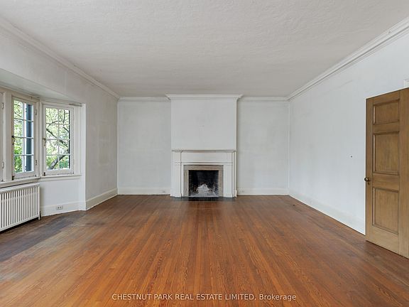 5th image of 24 Castle Frank Cres