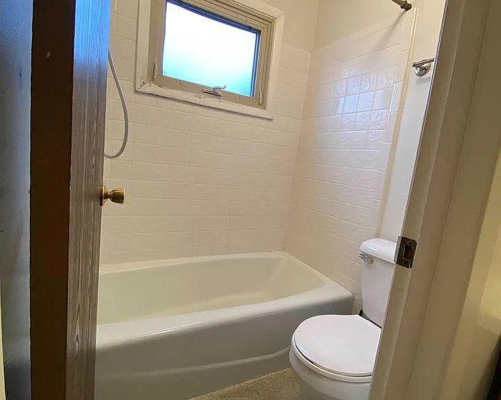 315 S 23rd St #8 — Photo 4