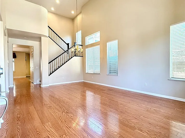 1319 Jacaranda Cir — Photo 2