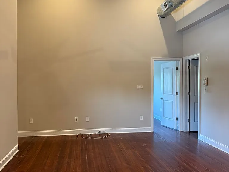 215 York Road — Photo 3