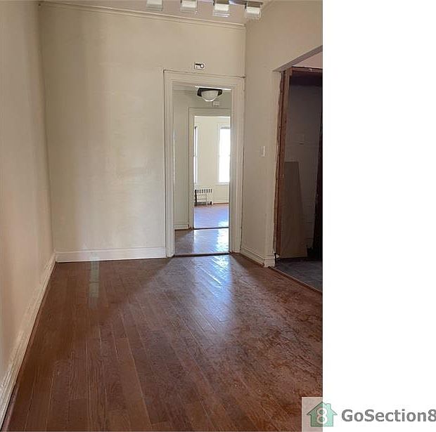 1st image of 909 E 223rd St #1