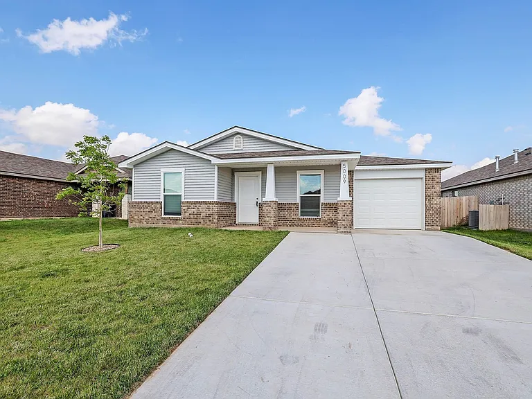 5009 Stoney Fork St — Photo 3