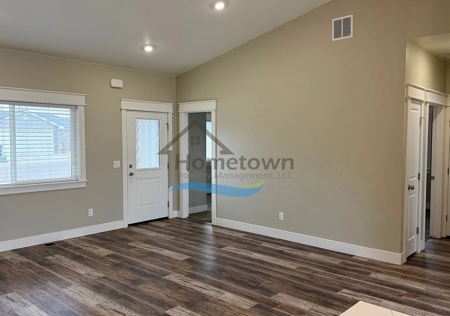 Spacious 4 Bedroom, 2 Bath Home in South Hill Subdivision Burley, ID — Photo 4