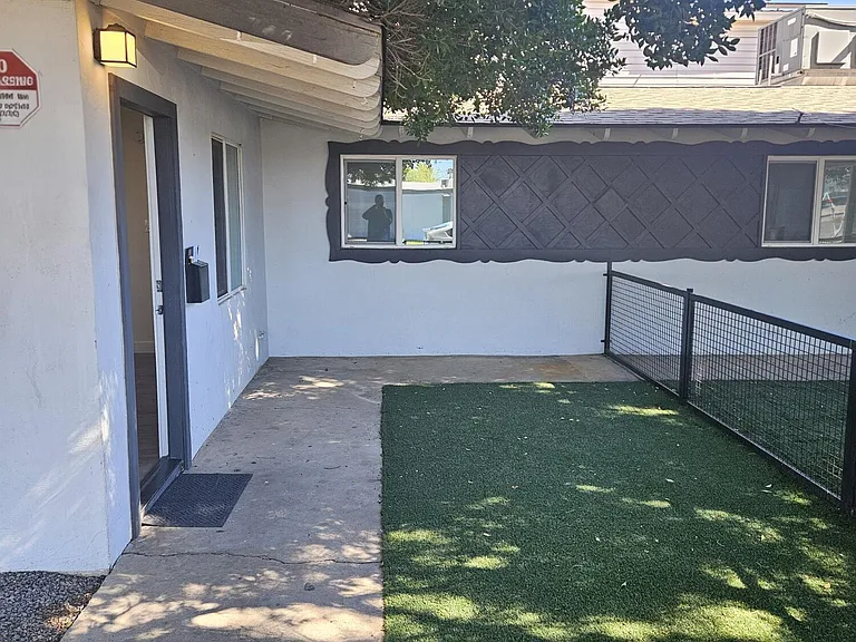 780 W Coolidge St #B — Photo 2