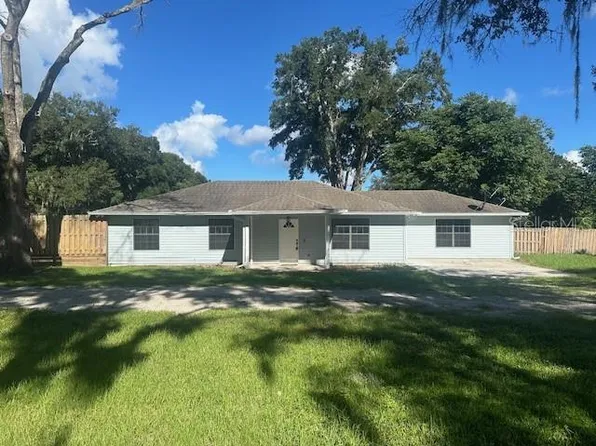 561 Old Geneva Rd, Geneva, FL 32732