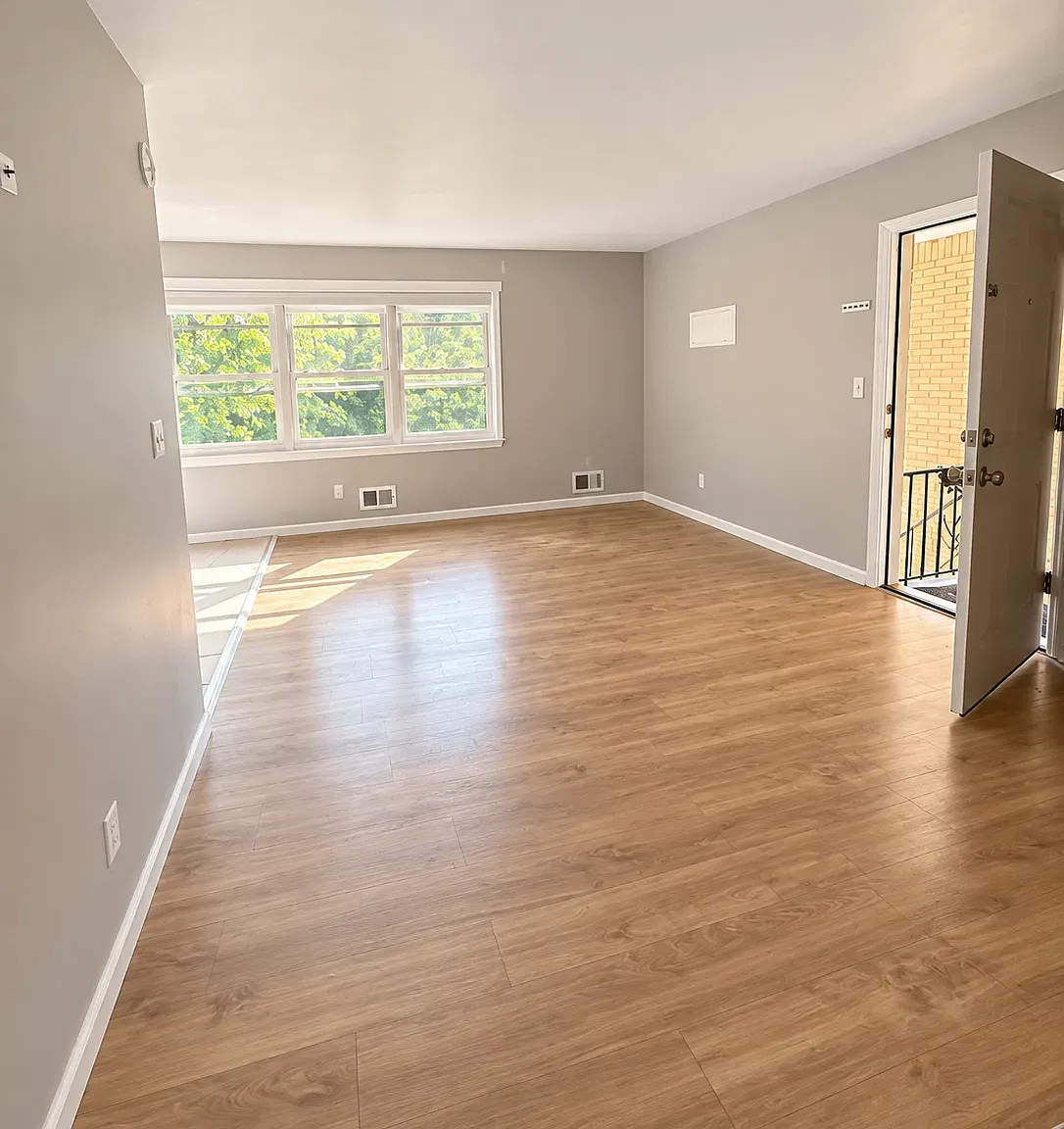 2 bed, 800 sqft, $2,100 — Photo 3