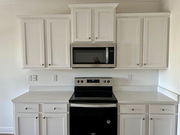 5th image of 130 Gallery Ln