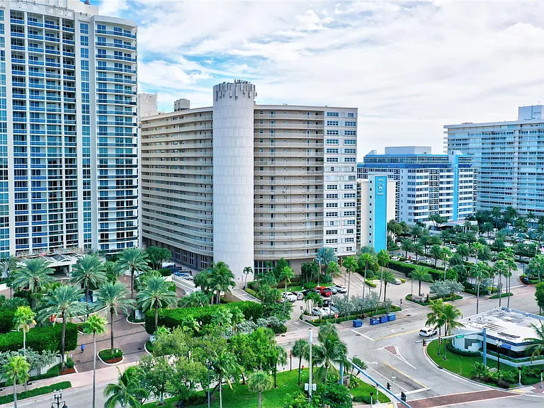 4100 Galt Ocean Dr #610 — Photo 40